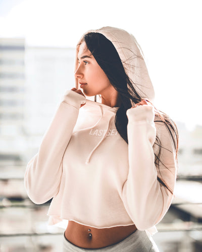 La crop hoodie