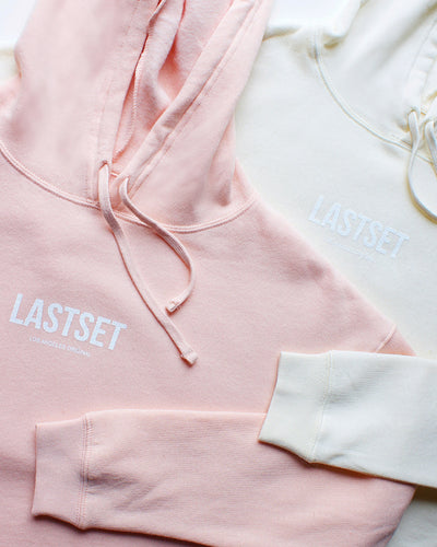 La crop hoodie